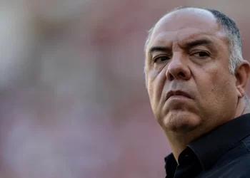 Lateral deixa o Flamengo e fecha com o Bragantino