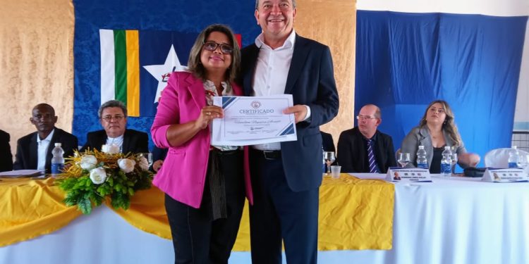 Diretor geral da Famem, Miltinho Aragão recebe título de cidadão vimaranense durante as celebrações dos 266 anos da cidade