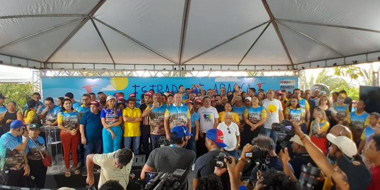 Guimarães: Dia histórico: prefeito Osvaldo Gomes e governador Carlos Brandão reúnem as maiores autoridades do Maranhão para entrega da estrada da praia de Araoca