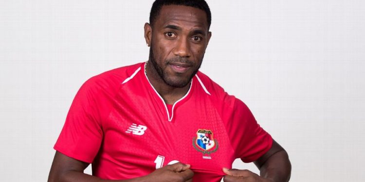 Artilheiro histórico de seleção que disputou Copa de 2018 morre em partida de veteranos