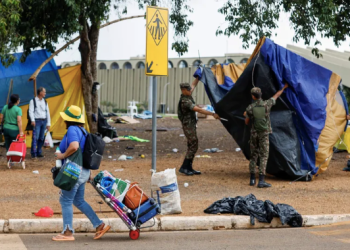 Dino apresenta PL para proibir acampamentos em quartéis