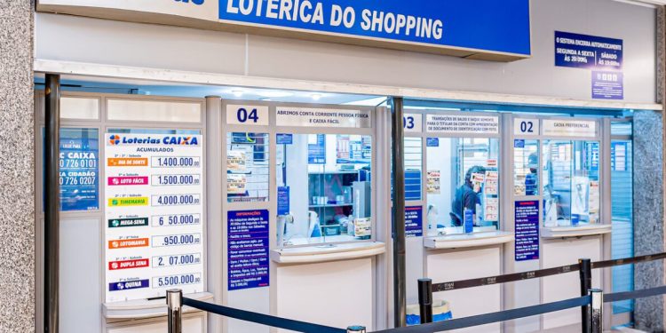 Mega-Sena: funcionária que escolheu números do bolão que ganhou R$ 206 milhões e não participou da aposta diz que está feliz pelos premiados