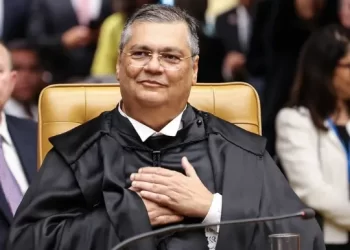 Dino pede vista da ação de Bolsonaro contra Janones