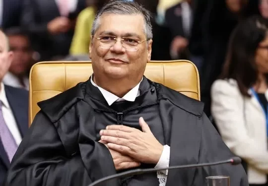Dino pede vista da ação de Bolsonaro contra Janones