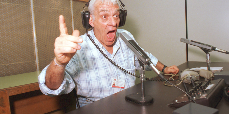 Silvio Luiz, lendário narrador esportivo, morre aos 89 anos em SP