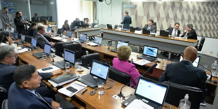 CCJ do Senado aprova castração química para presos por crimes sexuais