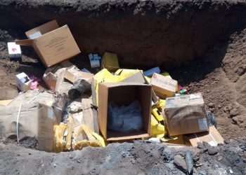 Servidores públicos municipais são presos jogando lixo hospitalar infectante em terreno baldio em Nova Iorque, no MA