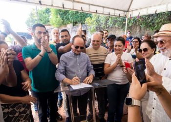 Ribamar: Dr. Julinho assina OS para pavimentação de bairros