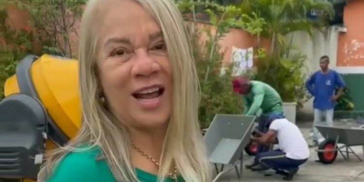 Axixá: Karine Oliveira lamenta obras fantasmas na gestão de Soninha