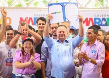 Orleans Brandão acompanha inaugurações e assina autorização para conclusão de obras na MA-225