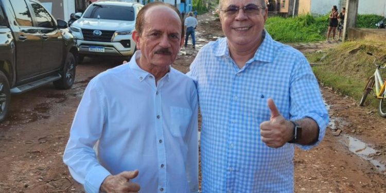 Hildo Rocha e prefeito Julinho visitam ruas e avenidas da região dos parques que serão pavimentadas com recursos de emendas asseguradas pelo parlamentar