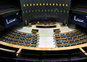 Com 60 candidatos, Câmara Federal só deve ter nove sessões até outubro