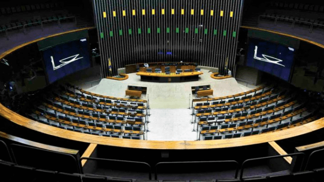 Com 60 candidatos, Câmara Federal só deve ter nove sessões até outubro