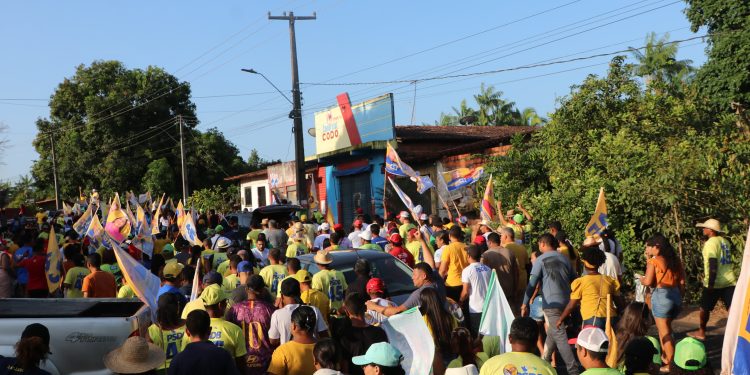 ICATU: Prefeito Walace é aclamado por moradores da sede