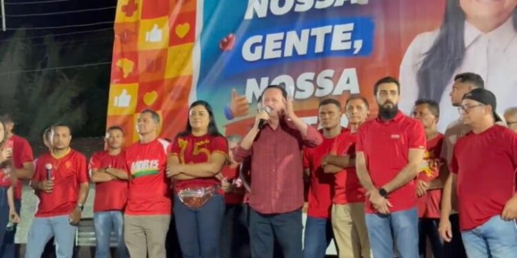 Axixá: Edmar Cutrim prestigia comício em apoio a Roberta Barreto