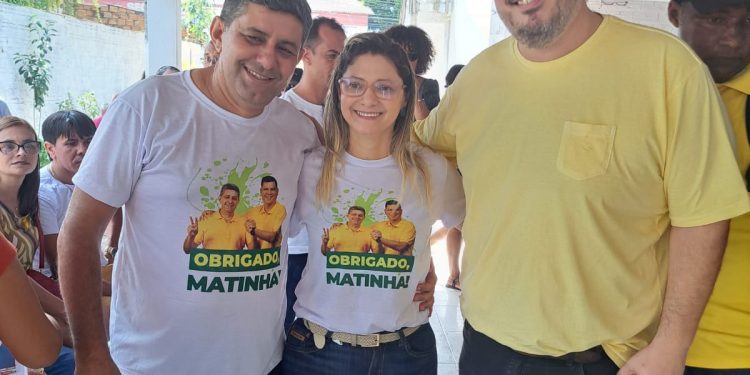 Matinha: prefeito eleito Nilton Everton comemora a vitória com a população do município.