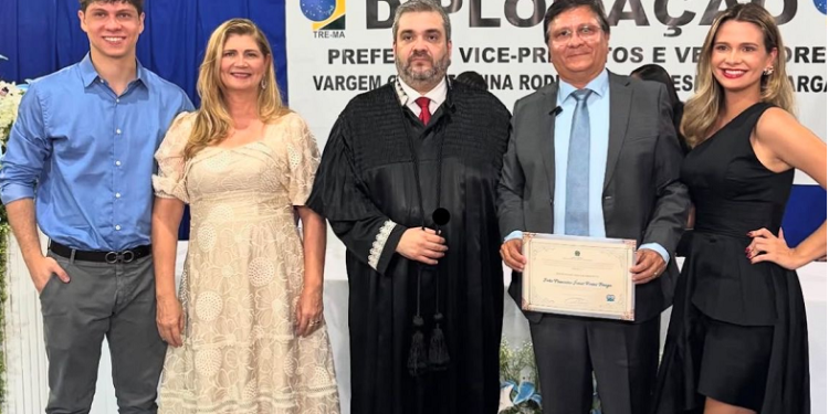 Nina Rodrigues: Jones Braga é diplomado pela justiça eleitoral para exercer 3º mandato de prefeito