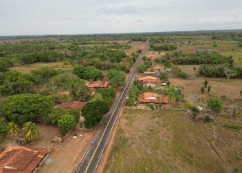 Anajatuba: Orleans Brandão entrega Estrada do Afoga