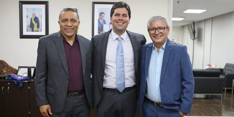 Raposa: Eudes Barros busca centro esportivo em reunião com ministro Fufuca