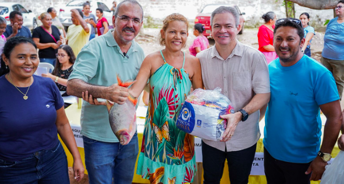 Timon: Prefeito Rafael Brito entrega 2 mil cestas básicas na semana santa.