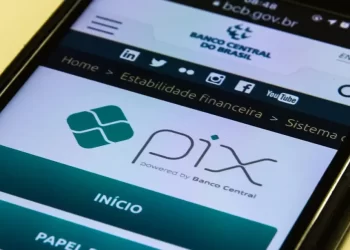 Novas regras do Pix entram em vigor para coibir fraudes com dados da Receita Federal