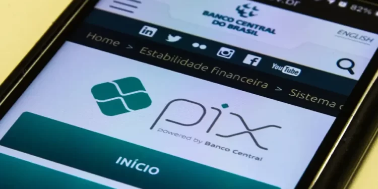 Novas regras do Pix entram em vigor para coibir fraudes com dados da Receita Federal