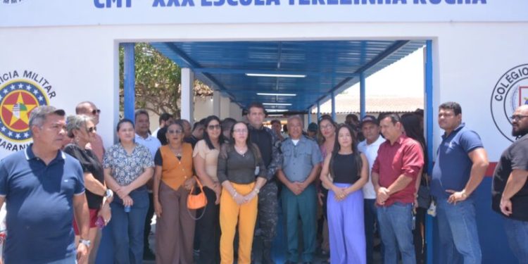 Tratorzão, Orleans Brandão e Júnior Viana inauguram Escola Militar, entregam Cartão do Maranhão Livre da Fome e assinam Ordens de Serviços em São Domingos do Maranhão