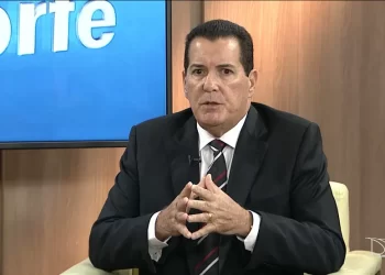 Dino segura decisão sobre afastamento do presidente da FMF e pede mais informações ao MP