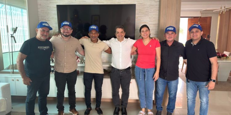 Hilton Gonçalo recebe vereadores de Santa Inês que declaram apoio à sua pré-candidatura ao Senado