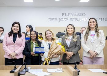 Iracema Vale recebe Título de Cidadã Timonense durante evento “Mulheres que Transformam”