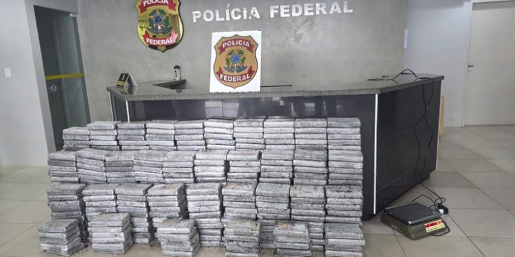 PF prende cinco pessoas e apreende meia tonelada de cocaína em São Luís