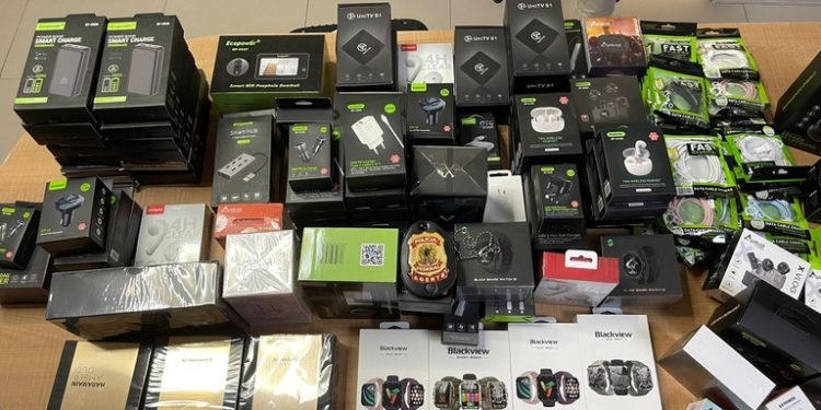 PF apreende canetas emagrecedoras e eletrônicos irregulares no Aeroporto de São Luís