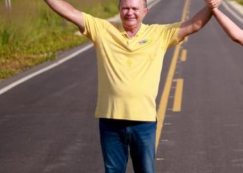 Brandão percorre MA-014 de ponta a ponta vistoriando obras de requalificação que estão na fase final