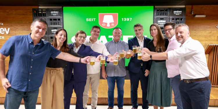 Brandão acompanha lançamento da nova linha da Ambev que produz cerveja premium