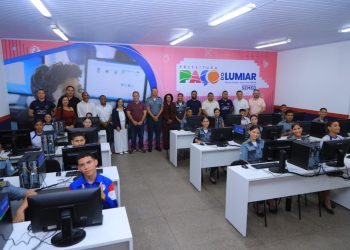 Fred Campos fortalece educação pública e entrega laboratório de informática em escola da rede estadual em Paço do Lumiar