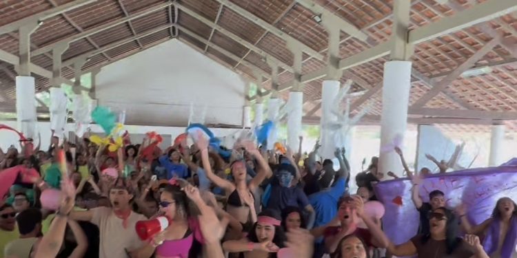 Orleans é ovacionado em ato da juventude da Grande Ilha de São Luís