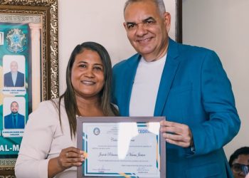 Júnior Viana recebe título de cidadão no município de Cedral