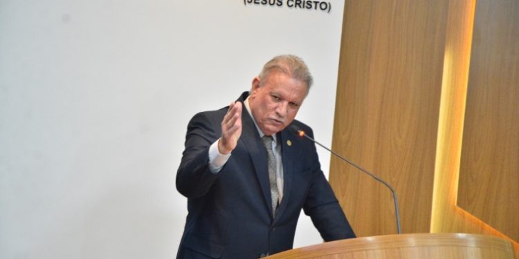 Bráulio Martins recebe título de Cidadão Ludovicense na Câmara Municipal