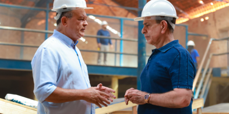 Brandão e Aparício visitam obras do Odylo Costa Filho