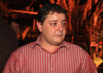 Mendonça autoriza PF a investigar Lulinha por tráfico de influência