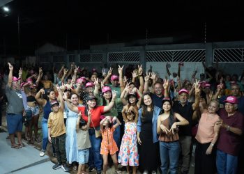 Maedja Campos reúne multidão e recebe apoio do vereador Júnior Katitu em Cidelândia