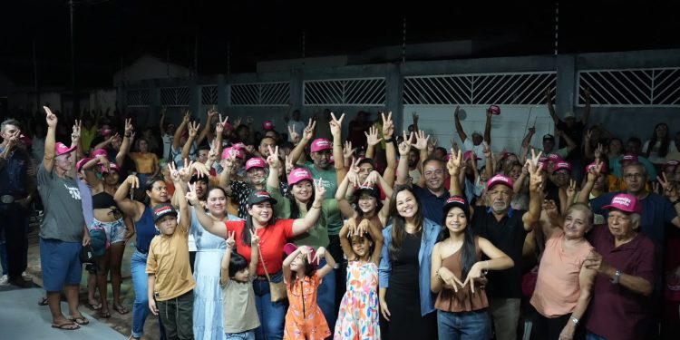 Maedja Campos reúne multidão e recebe apoio do vereador Júnior Katitu em Cidelândia