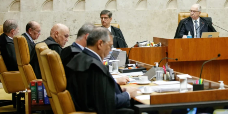 Desaprovação do STF atinge nível máximo no Brasil