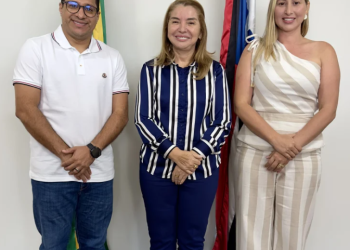 Gleydson Resende visita ALEMA e é recebido por Iracema Vale
