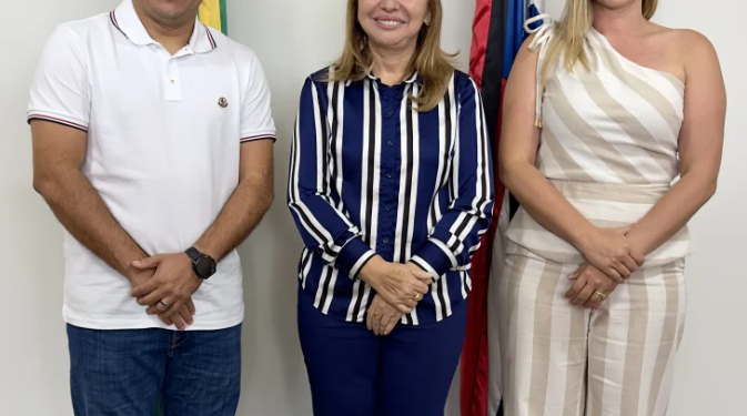 Gleydson Resende visita ALEMA e é recebido por Iracema Vale