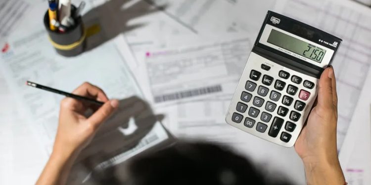 Prévia da inflação cai em outubro