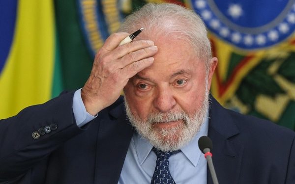 Votos da terceira via e abstenção dificultam virada de Lula