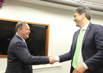 Brandão define nomes para transição ao governo Braide