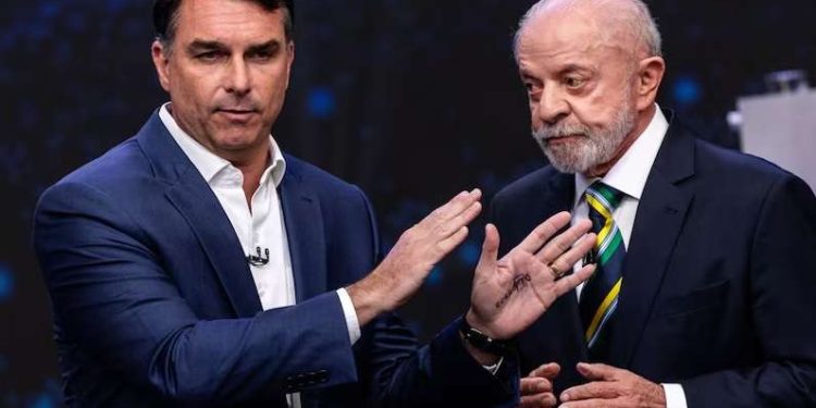 Flávio Bolsonaro com 52% e Lula com 48% na pesquisa PoderData/Aya